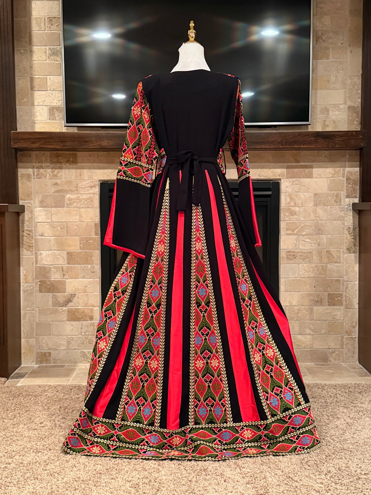 Al Sharkasi Thobe - ثوب الشركسي