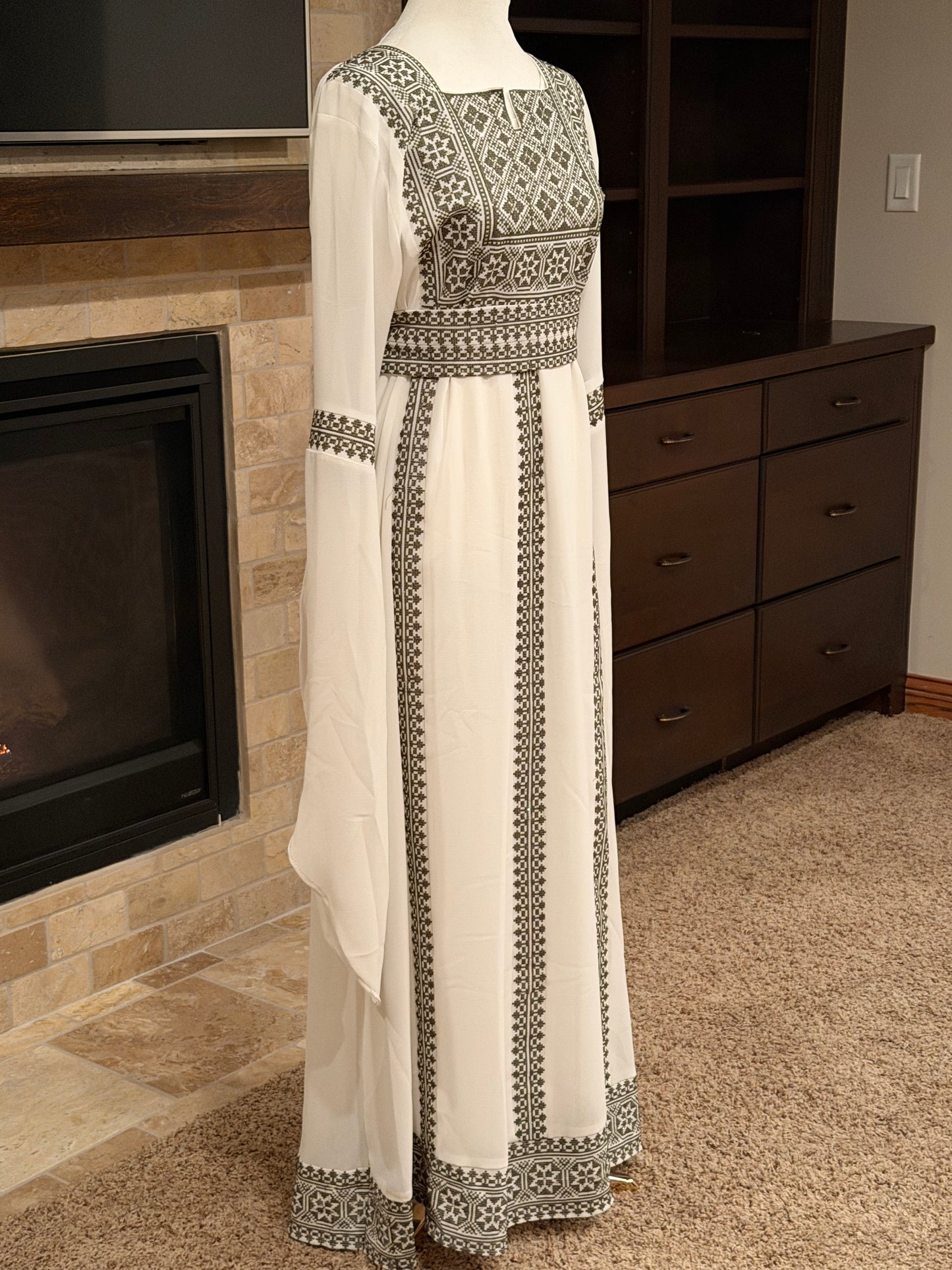 Tulkarm Thobe - ثوب طولكرم