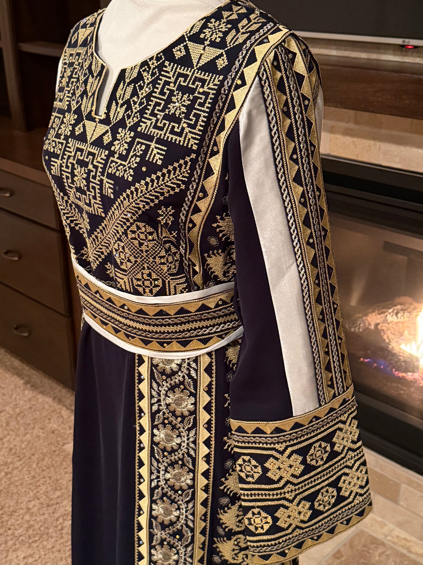 Majdalawi Thobe - ثوب مجدلاوي