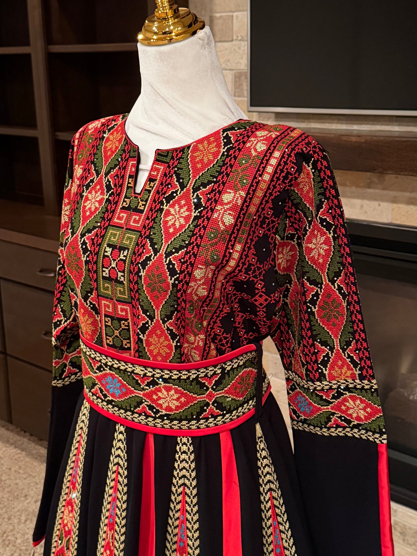 Al Sharkasi Thobe - ثوب الشركسي