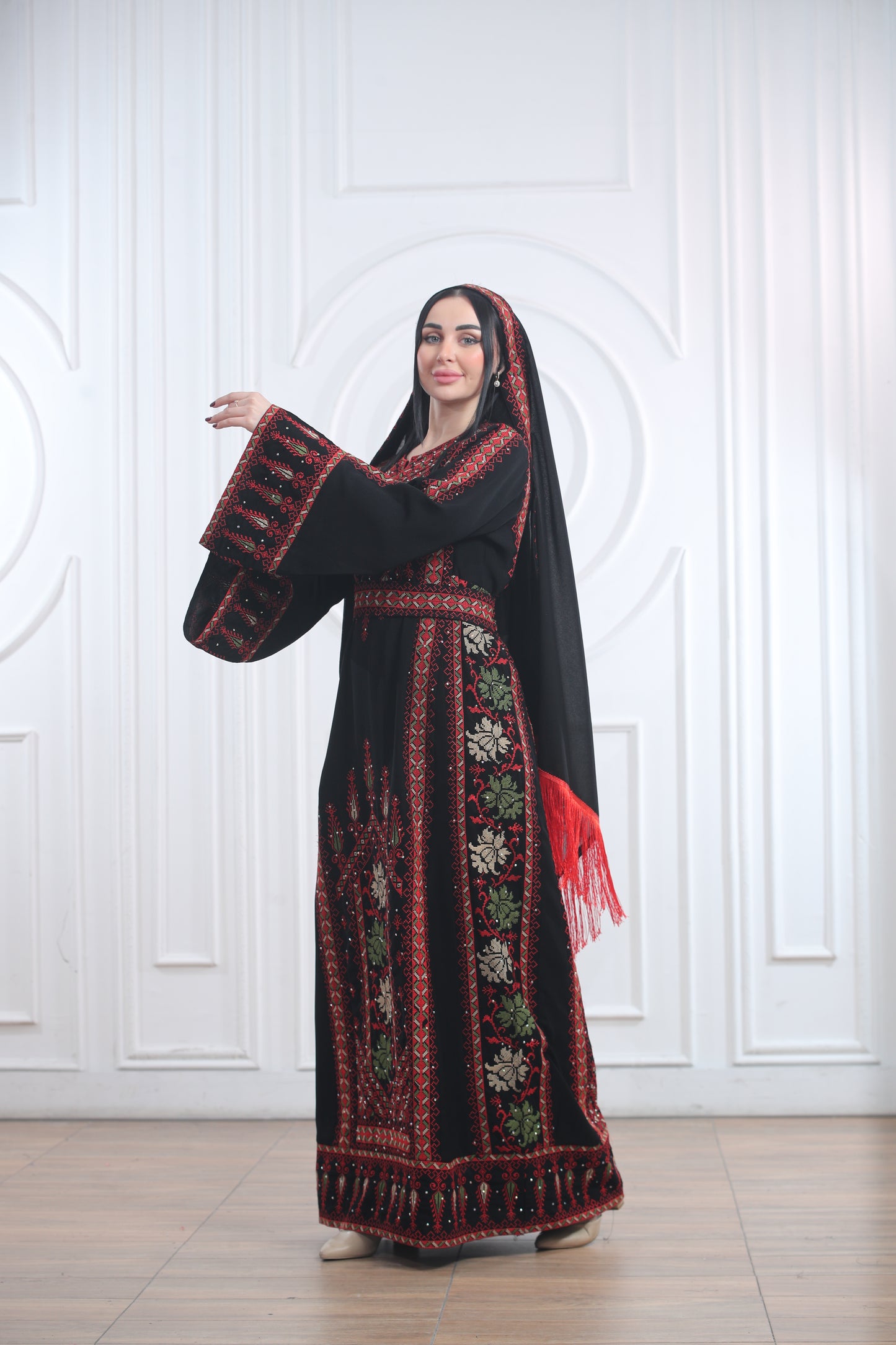 Thobe with Tarha - ثوب مع طرحة