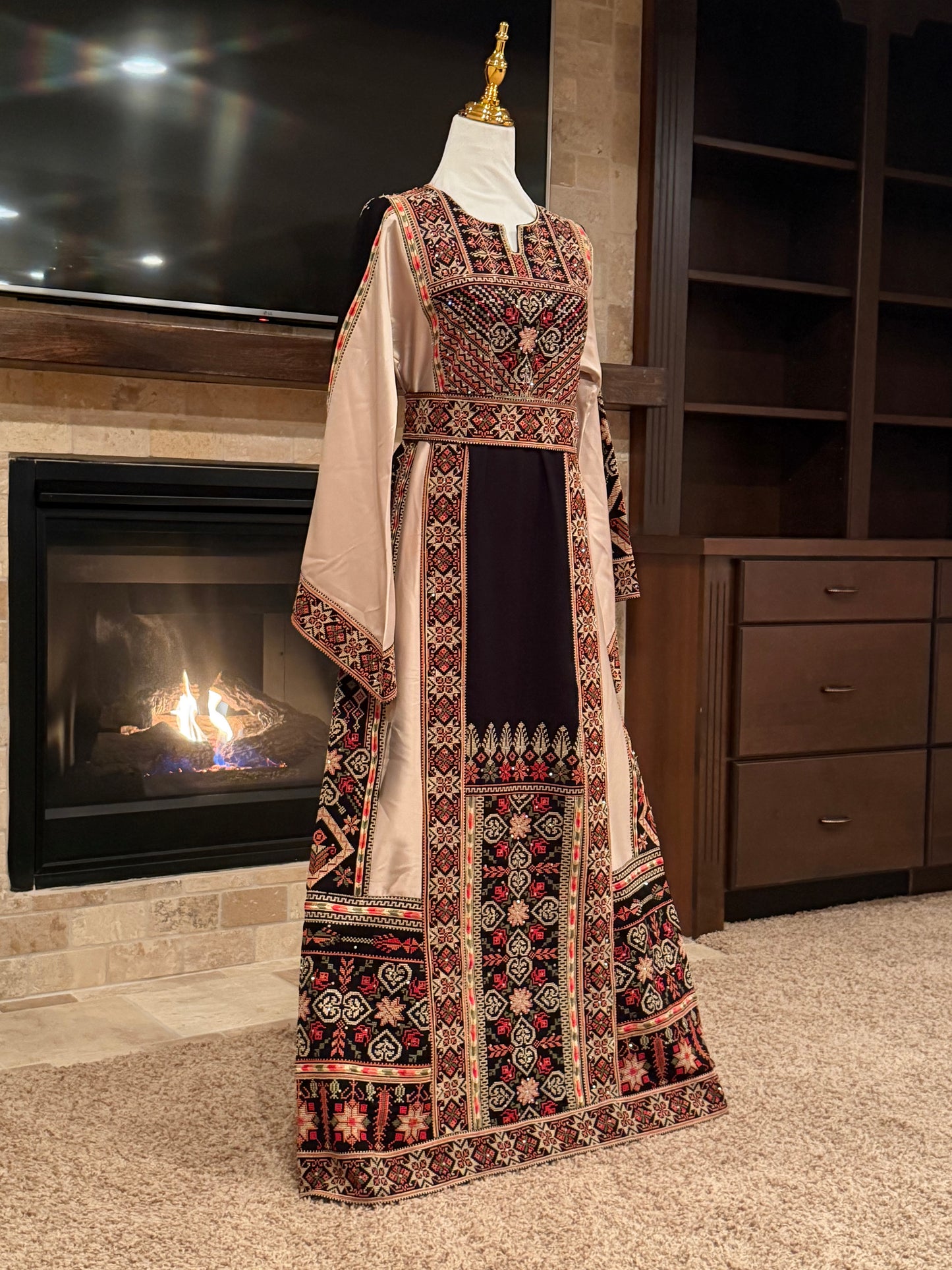 Al Qamar Thobe - ثوب القمر